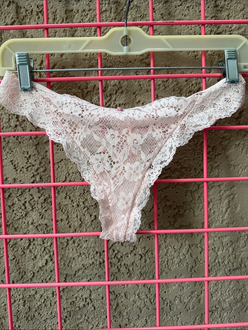 New Victoria's Secret Pale Pink Lace Thong